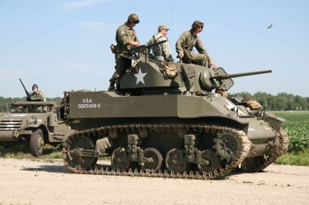 M5_Stuart_tank,_Thunder_Over_Michigan_2006